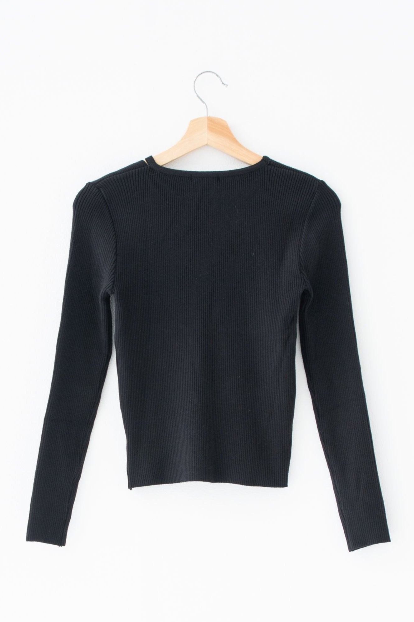 カットアウトリブトップス