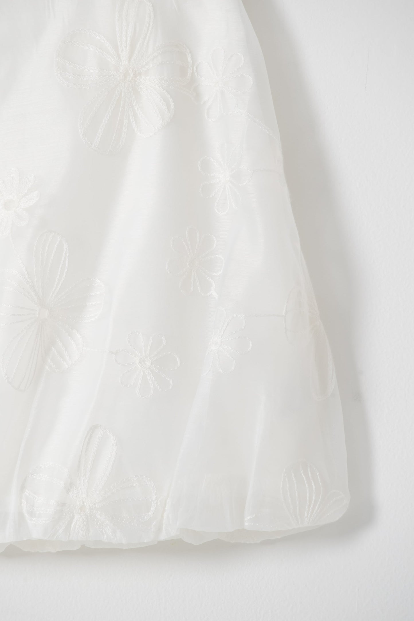 花柄刺しゅうスカート