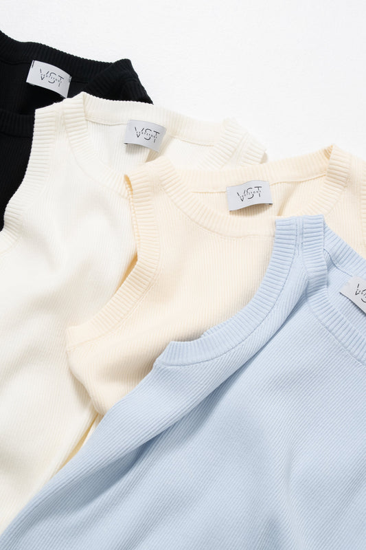 ニットノースリーブ