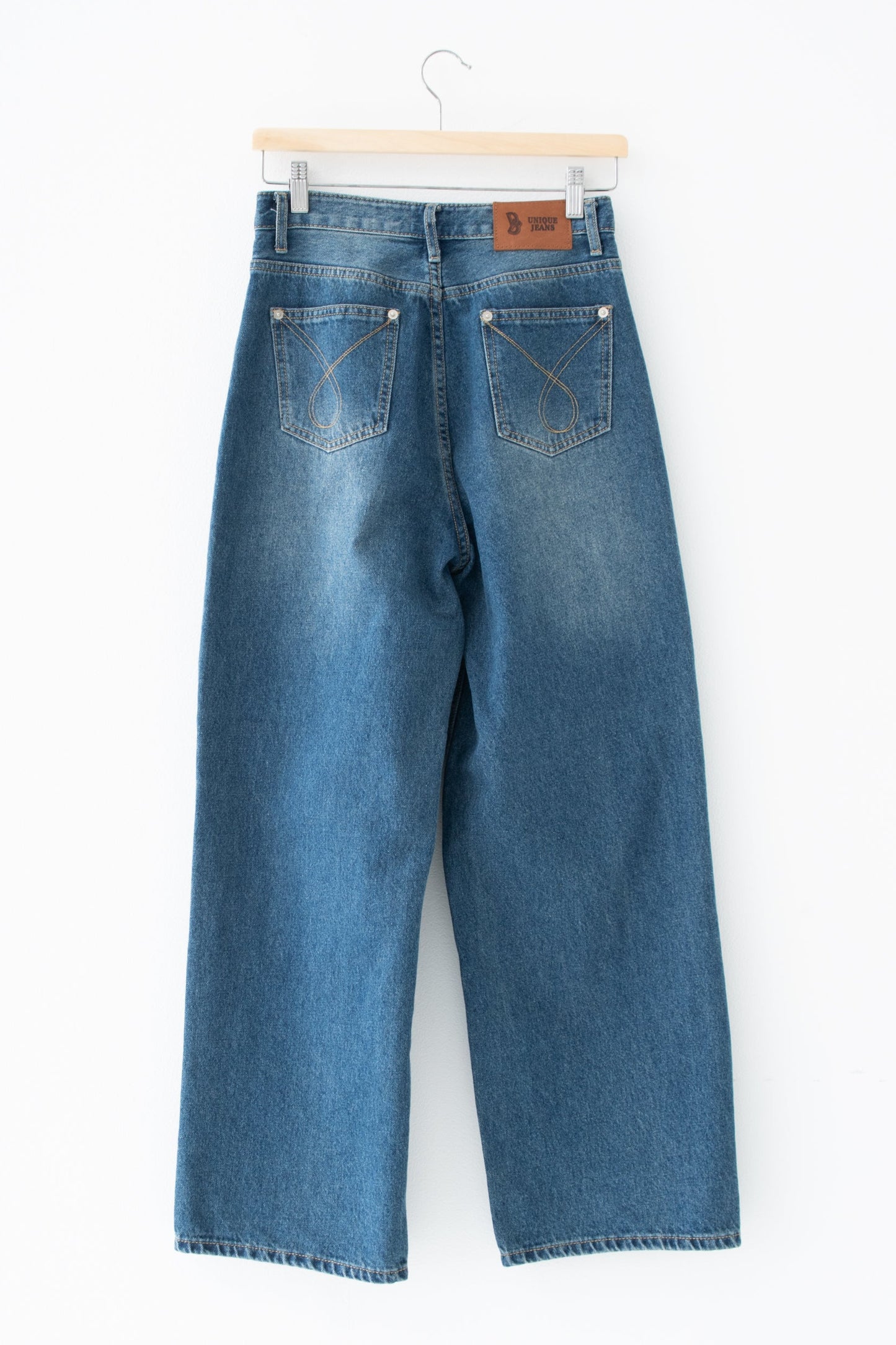 スタッズデニムパンツ