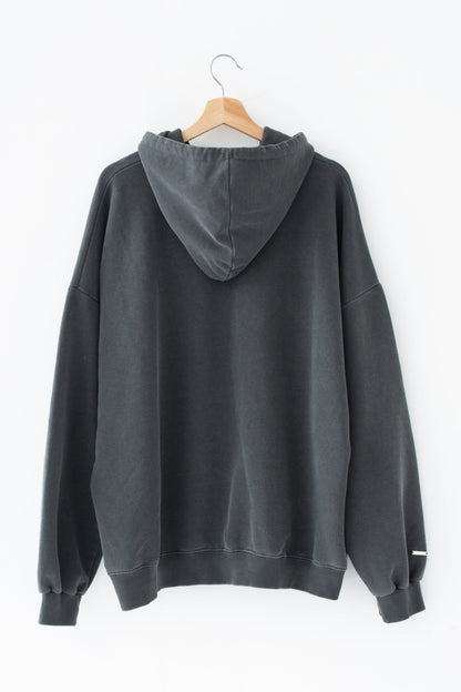 【くぅちゃんコラボアイテム】ウォッシュブラックユニセックスフーディー　