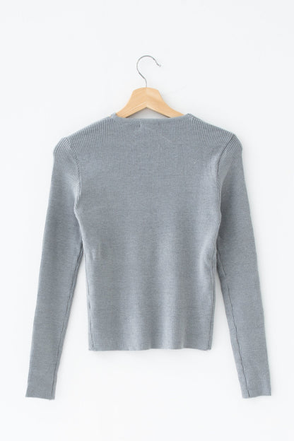 カットアウトリブトップス