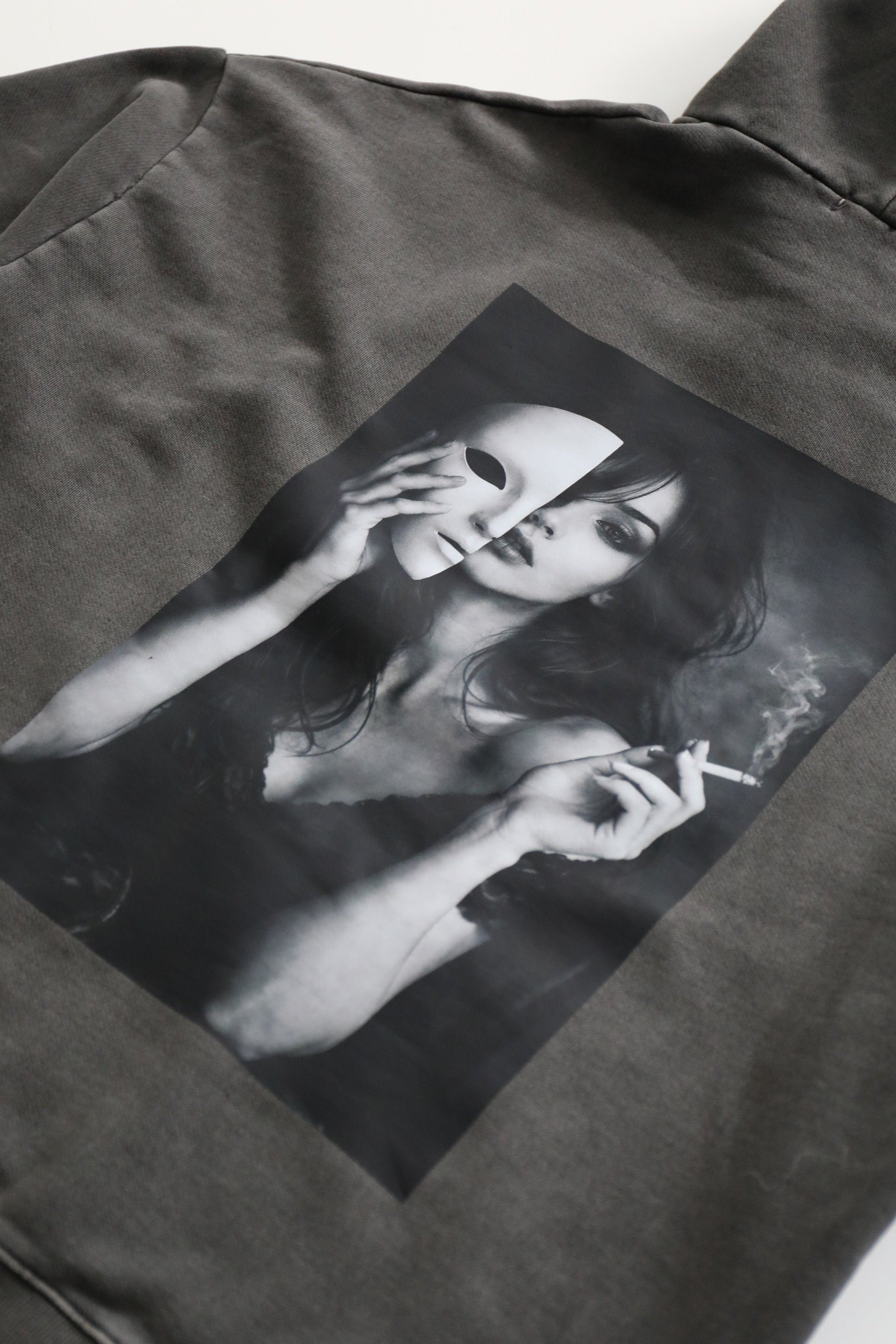 【2月6日(金)11：00 発売スタート！】《らむ子ちゃんコラボ・数量限定》すけこましユニセックスパーカー