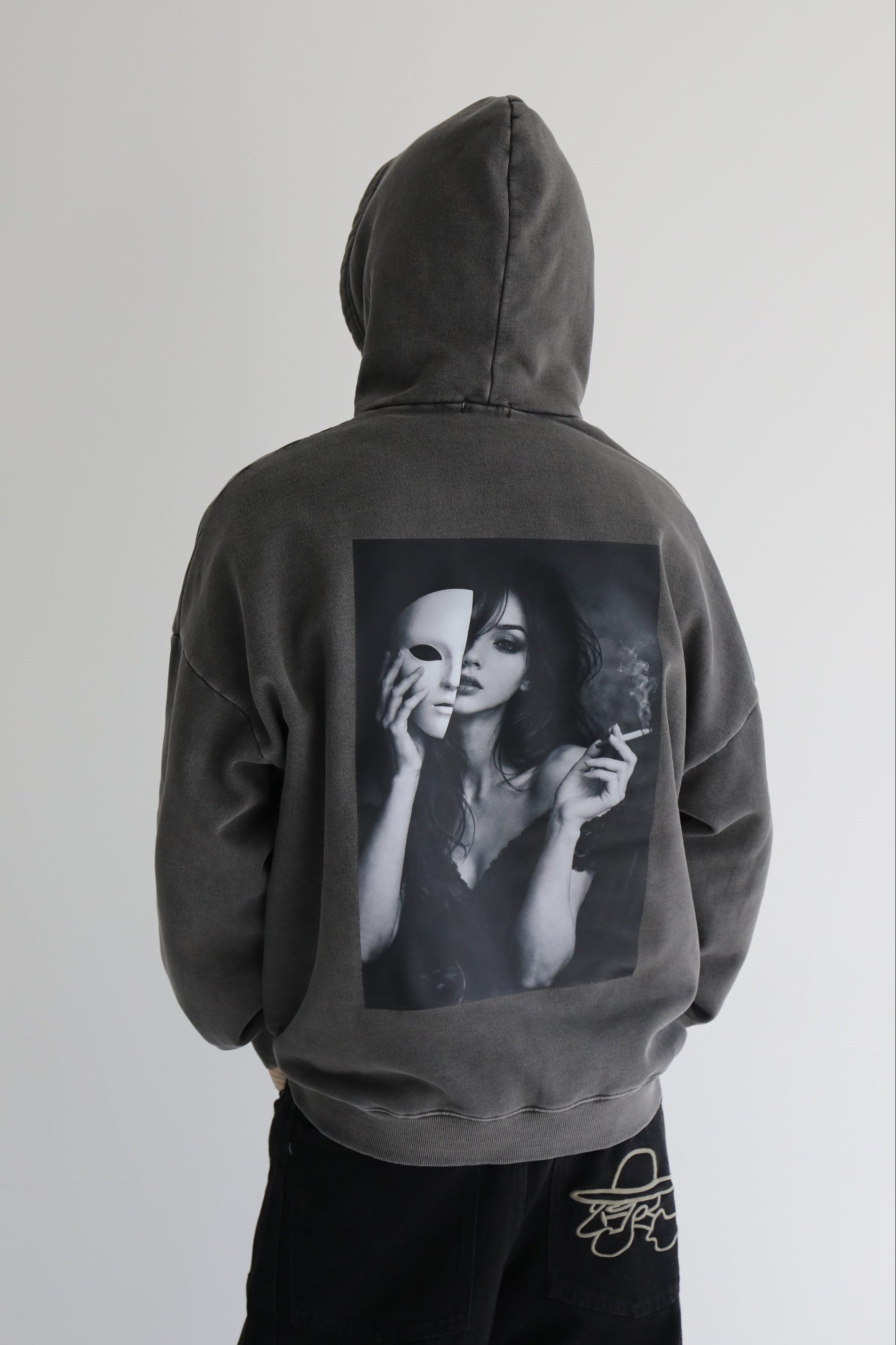 【2月6日(金)11：00 発売スタート！】《らむ子ちゃんコラボ・数量限定》すけこましユニセックスパーカー