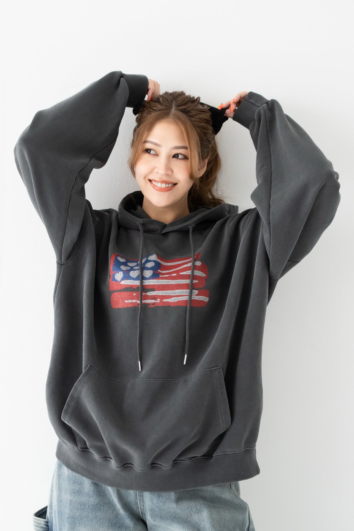 【くぅちゃんコラボアイテム】ウォッシュブラックユニセックスフーディー　