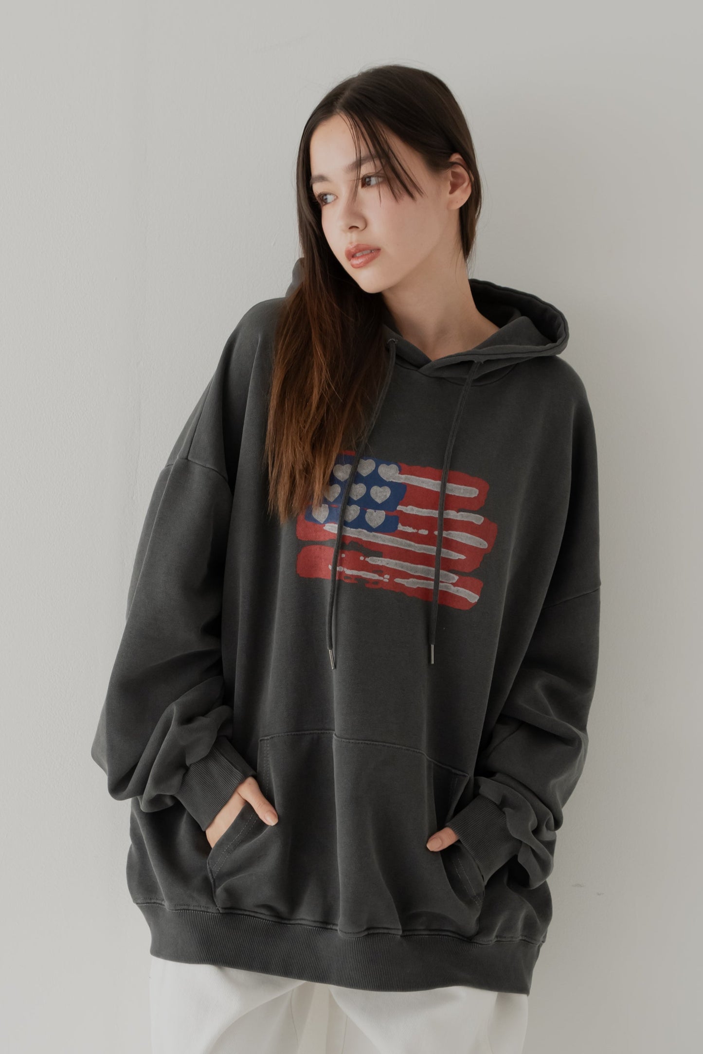 【くぅちゃんコラボアイテム】ウォッシュブラックユニセックスフーディー　