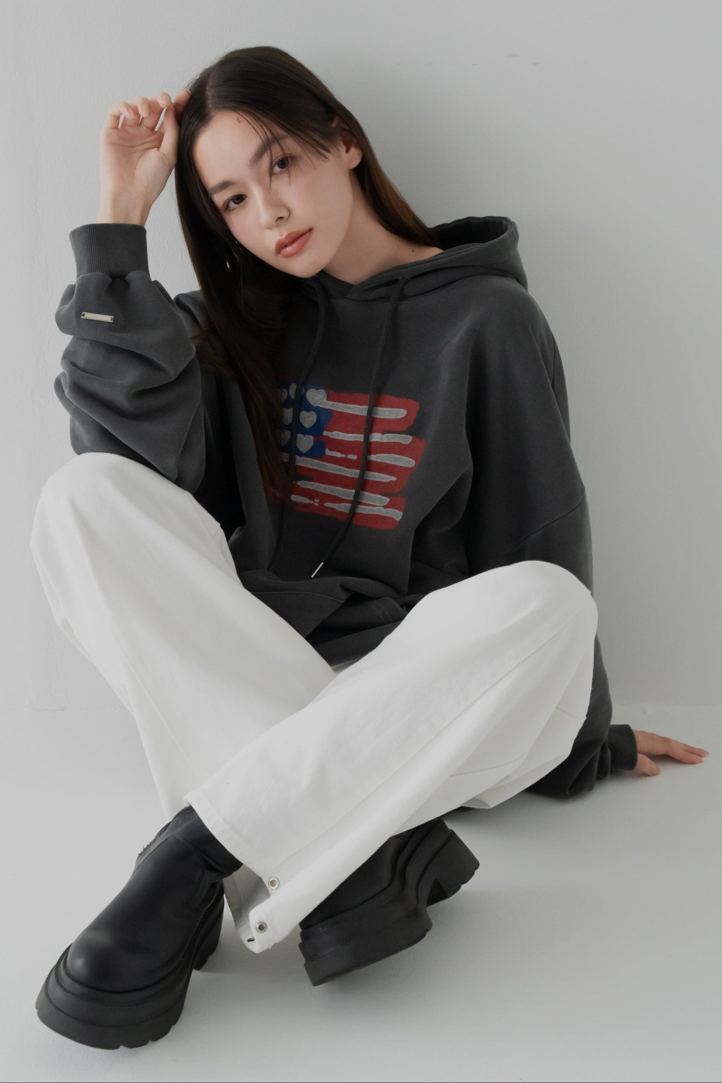 【くぅちゃんコラボアイテム】ウォッシュブラックユニセックスフーディー　