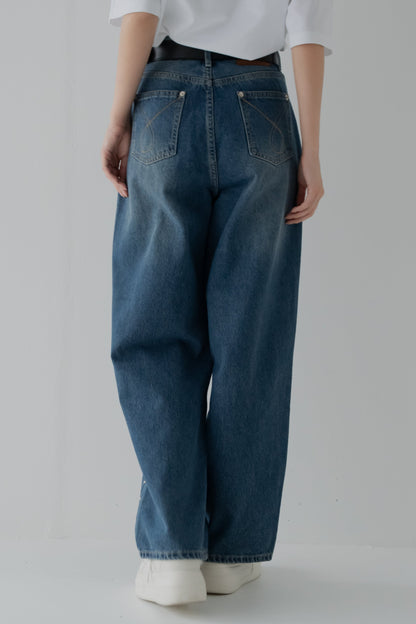 スタッズデニムパンツ