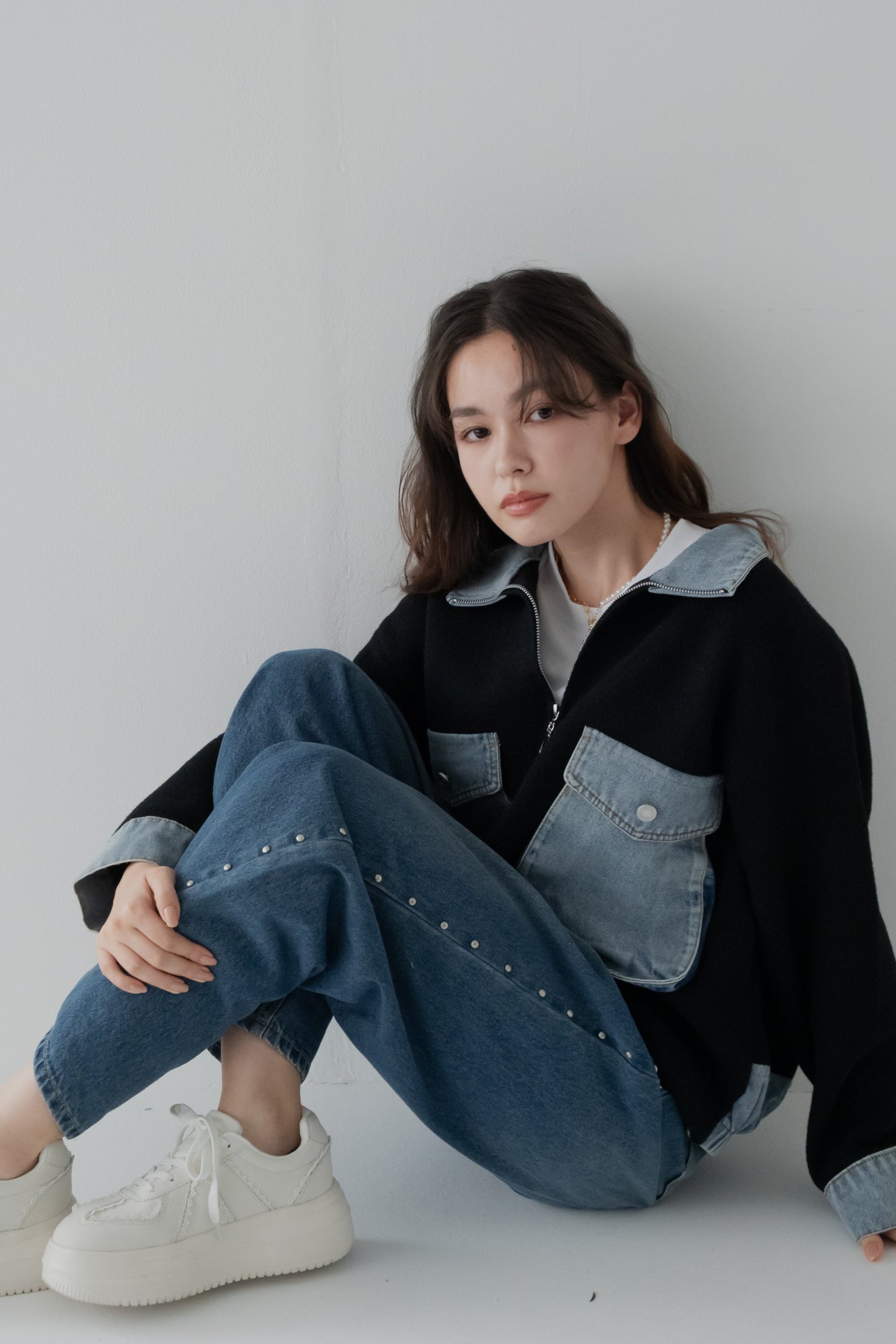 スタッズデニムパンツ