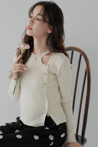 カットアウトリブトップス