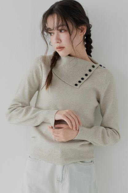 ボタンアシメリブニット