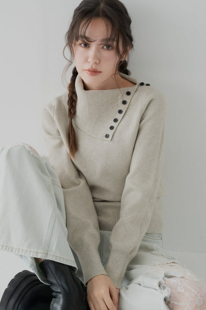 ボタンアシメリブニット