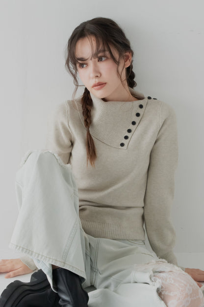 ボタンアシメリブニット