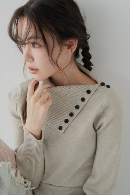 ボタンアシメリブニット